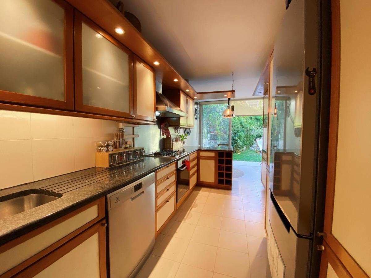 Casa Das Boganvilias - Moradia Com Jardim Lisbon Bagian luar foto