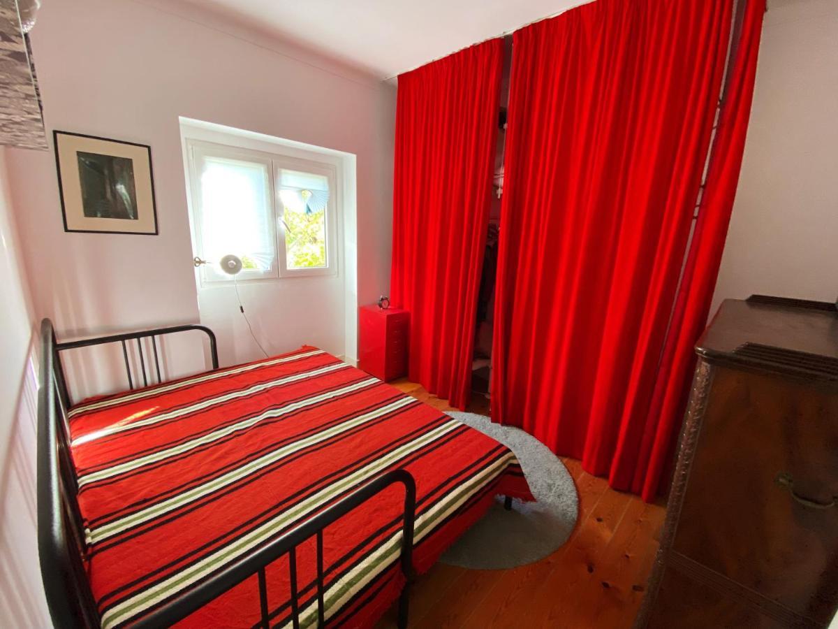 Casa Das Boganvilias - Moradia Com Jardim Lisbon Bagian luar foto