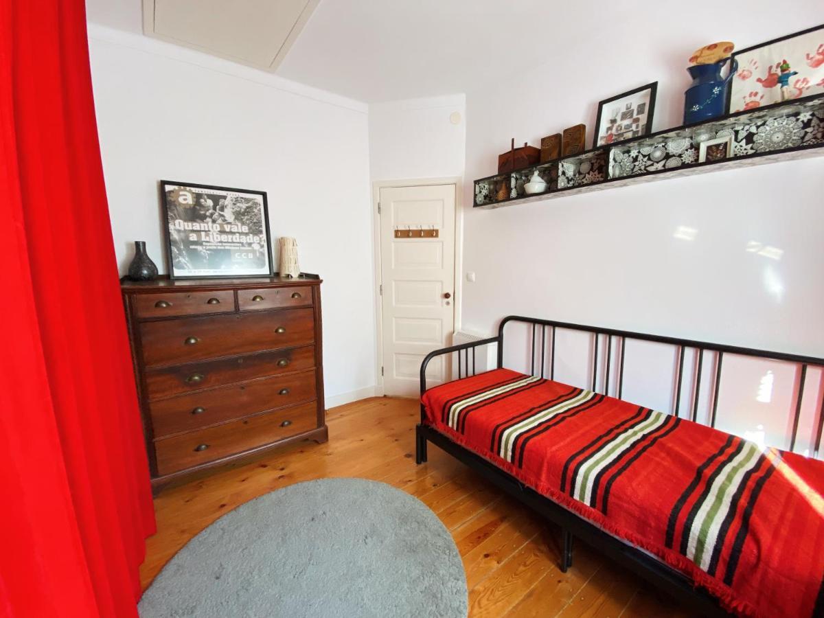Casa Das Boganvilias - Moradia Com Jardim Lisbon Bagian luar foto